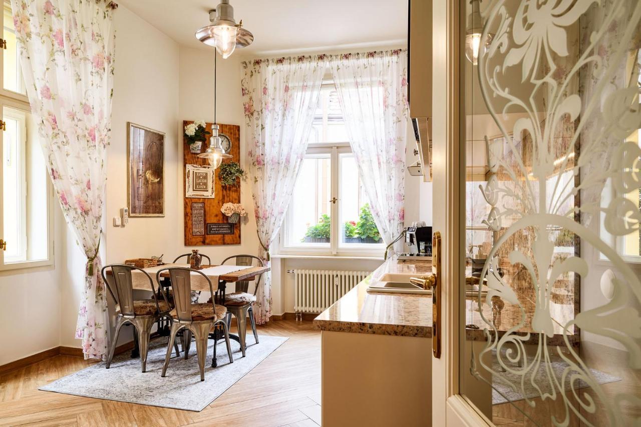Pragueone Apartment,A/C,Terrace Bagian luar foto