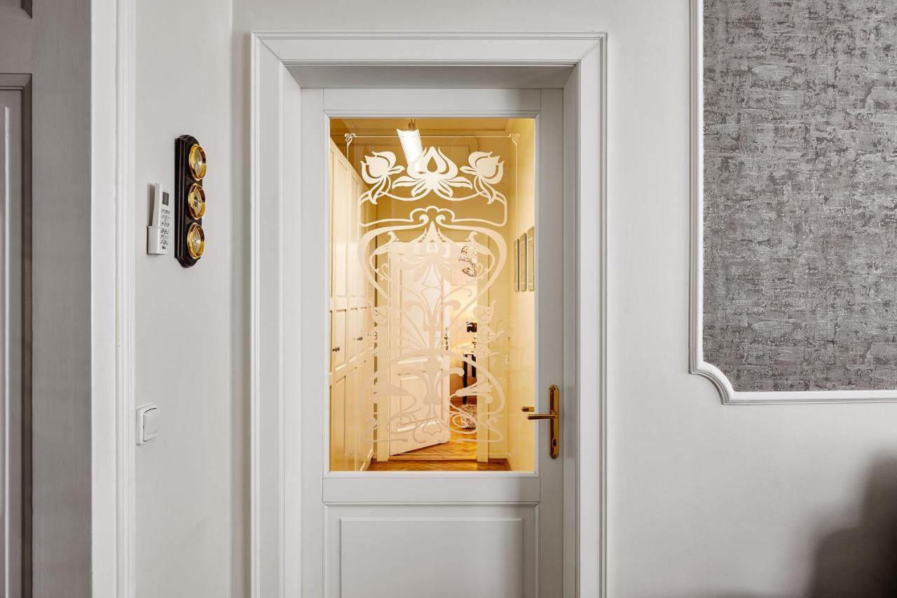 Pragueone Apartment,A/C,Terrace Bagian luar foto