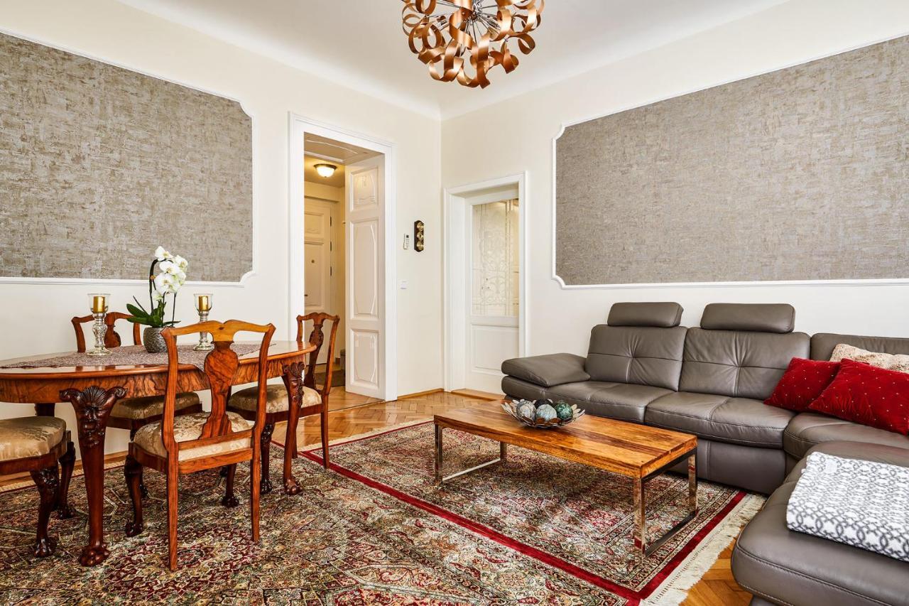Pragueone Apartment,A/C,Terrace Bagian luar foto