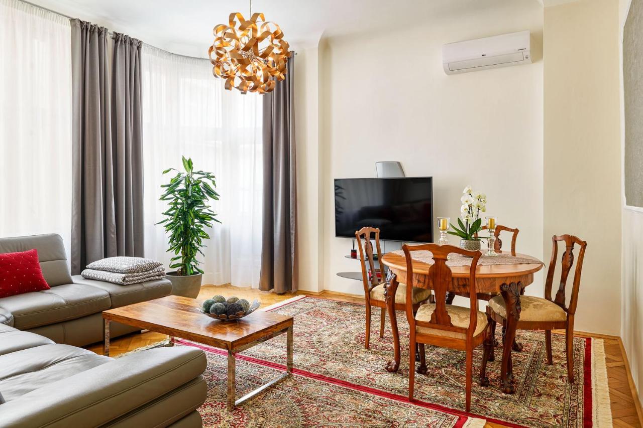 Pragueone Apartment,A/C,Terrace Bagian luar foto