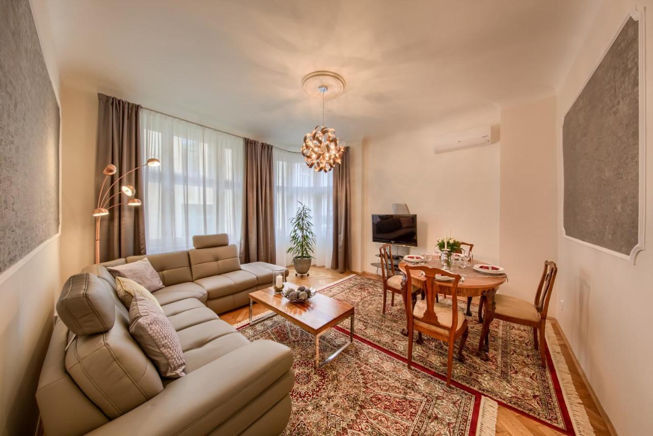 Pragueone Apartment,A/C,Terrace Bagian luar foto